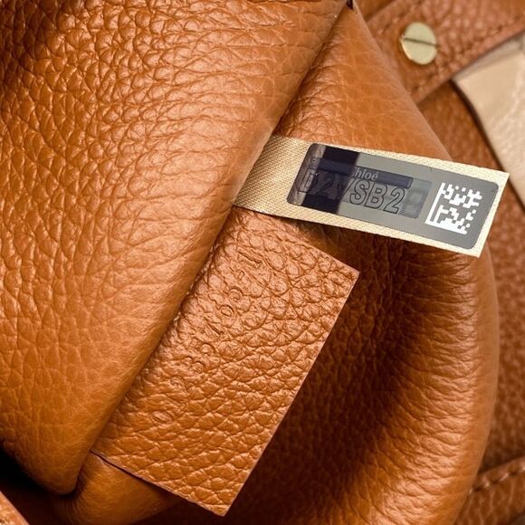 Chloe Sense Large Tote Bag in Grained Leather - Picture 16 of 16